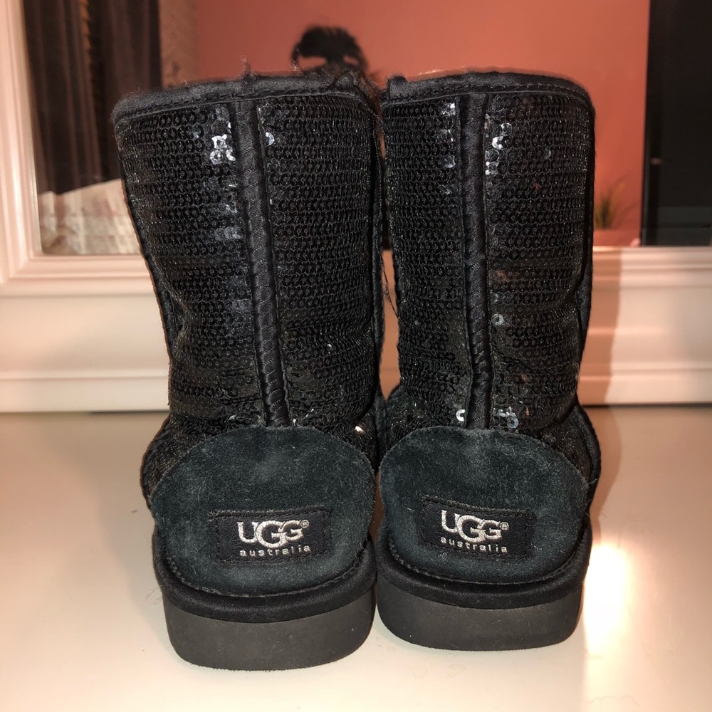 Uggs - Picture 2 of 3